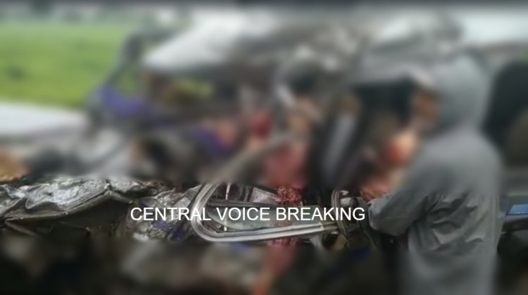 नागदा रोड पर हुआ दर्दनाक सड़क हादसा, स्कूली गाड़ी और ट्रक की हुईं भिड़ंत  में  4 बच्चों की मौत 11 बच्चे गंभीर घायल -  NEWS UPDATE