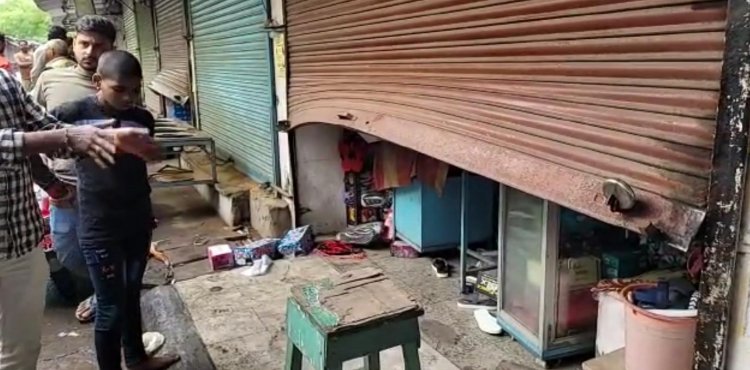 सब्जी मंडी में चोरों की गश्त दो दर्जन दुकानों के ताले चटकाये सीसीटीवी और डीवीआर भी तोड़ी