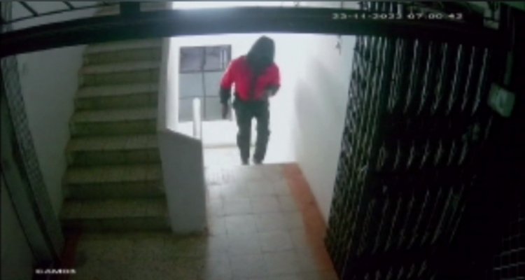 वसुंधरा अपार्टमेंट में चोरी की घटना CCTV केद चोर