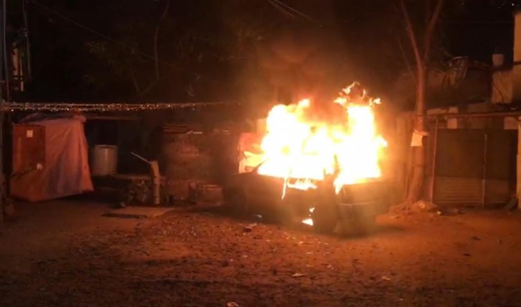 MP NEWS : नाबालिग से दुराचार  घटना के बाद आक्रोशित युवकों ने की कार ने आगजनी पुलिस ने किया लाठी चार्ज। इलाके में तनाव का माहोल