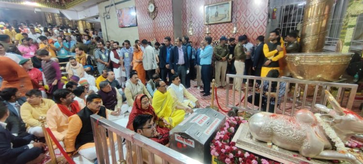 मुख्यमंत्री शिवराज सिंह चौहान ने भगवान महाकालेश्वर के दर्शन कर पूजन-अर्चन किया