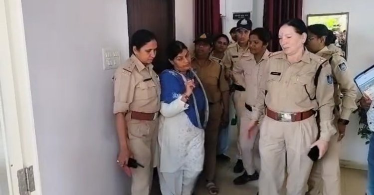 भैरवगढ़ जेल में हुए पीएफ कांड में जेल अधीक्षक उषा राजे को पूछताछ के लिए हिरासत में लिया