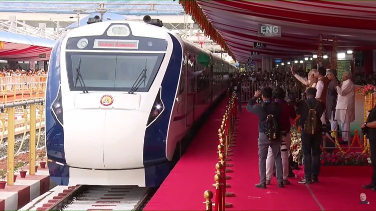 MP को अपनी पहली वंदे भारत एक्सप्रेस ट्रेन मिली, PM ने  हरी झंडी दिखाकर शुभारंभ करा