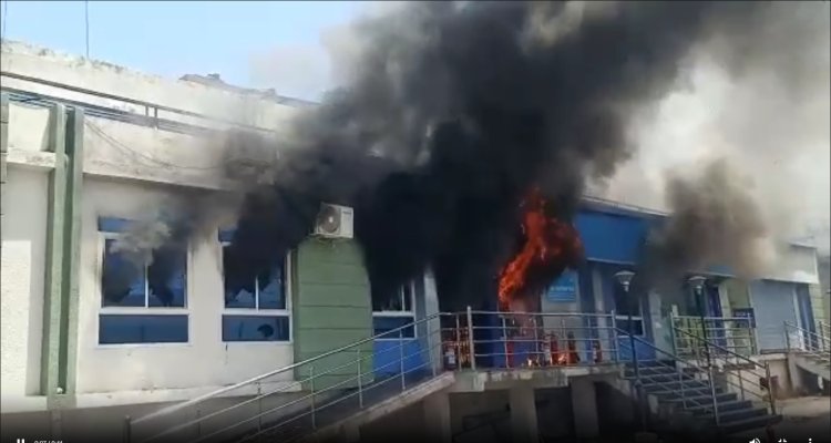  नागझिरी स्थित  बैंक ऑफ इंडिया की ब्रांच की ई - गैलरी आग लग गई