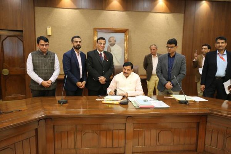 मुख्यमंत्री डॉ. मोहन यादव ने हुकुमचंद मिल इंदौर के मजदूरों के हित में लिया महत्वपूर्ण निर्णय